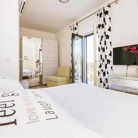 Dalmatian Castello Coza With Pool,