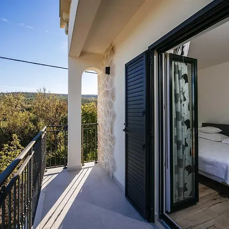 Dalmatian Castello Coza With Pool, * 维耶拉克