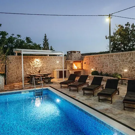 Dalmatian Castello Coza With Pool, 别墅